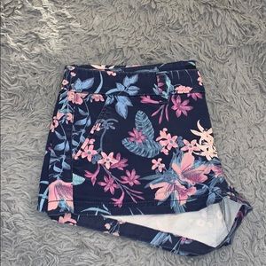 Flower detailed shorts!!!